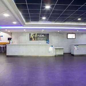 Ibis Budget Paris Porte De Montmartre Otel
