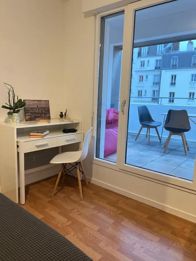 Entire Apartment With Terrace Paris Homestay