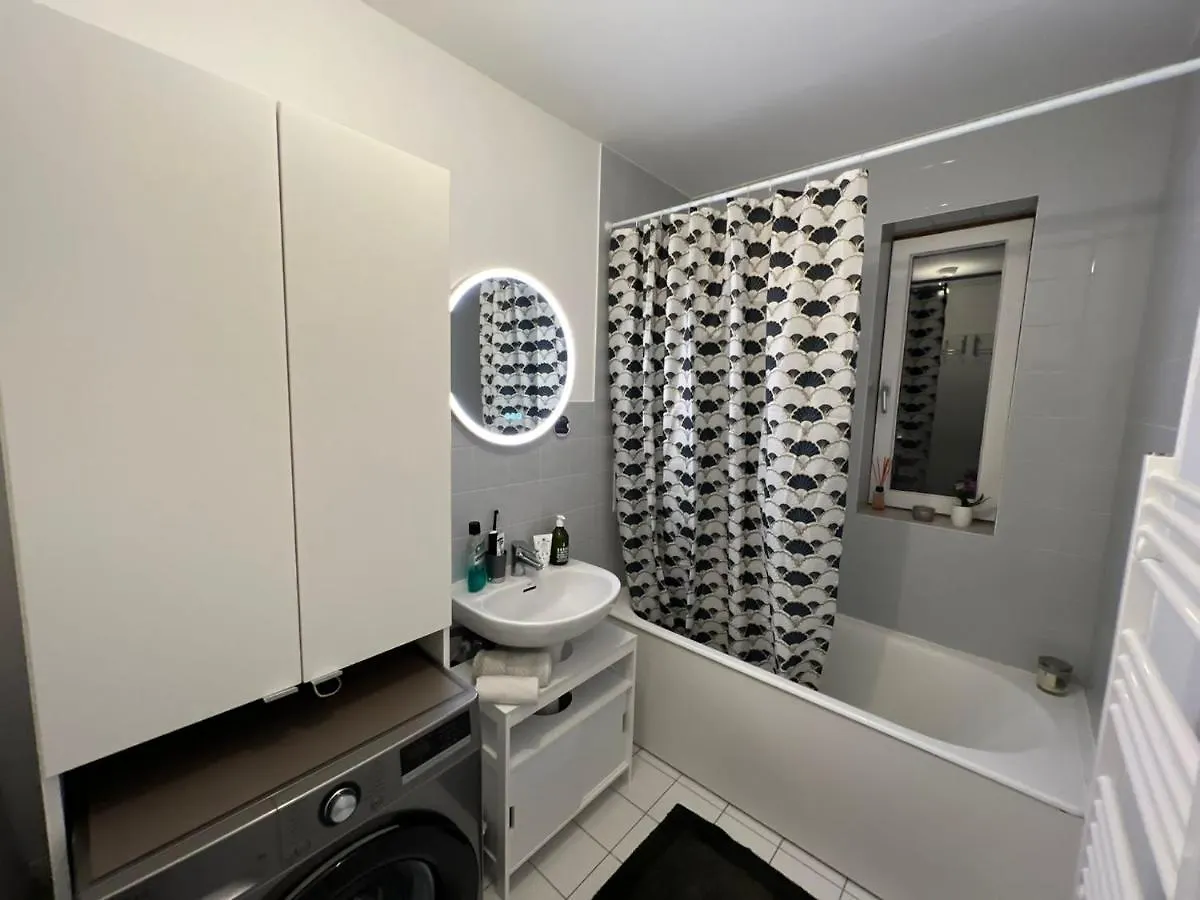 Entire Apartment With Terrace Paris