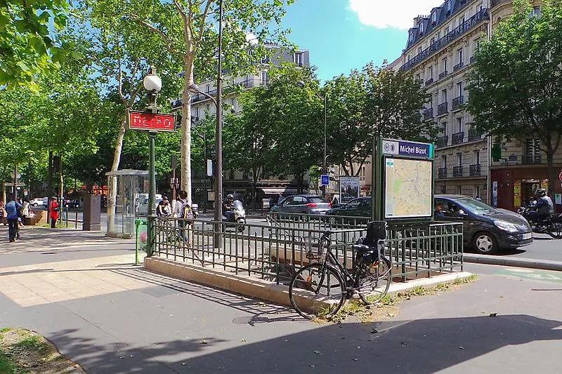 Entire Apartment With Terrace Paris Homestay